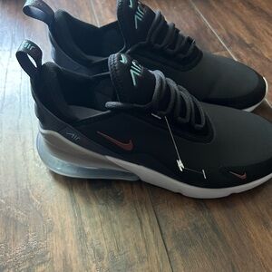 Nike Air Max 270 Sneakers - brand new!